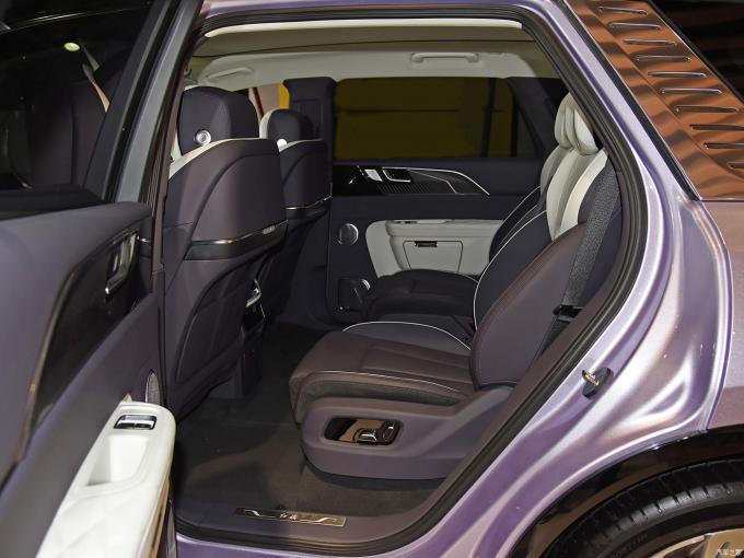 स्टॉक में Hongqi E-Hs9 नई या प्रयुक्त चीनी नई इलेक्ट्रिक कार के साथ 4WD मोटर 6 सीटों 690km Hongqi E-Hs9 8